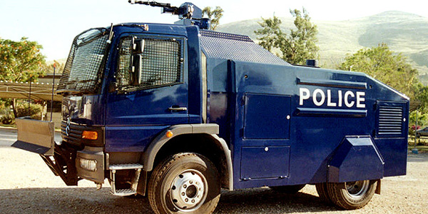 Le garage des monstres : le camion anti-émeute de la police nationale